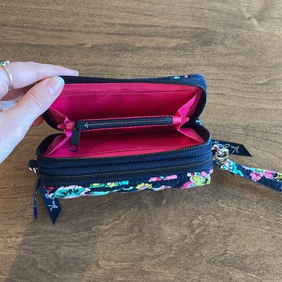 Vera Bradley wristlet - Picture 2 of 3